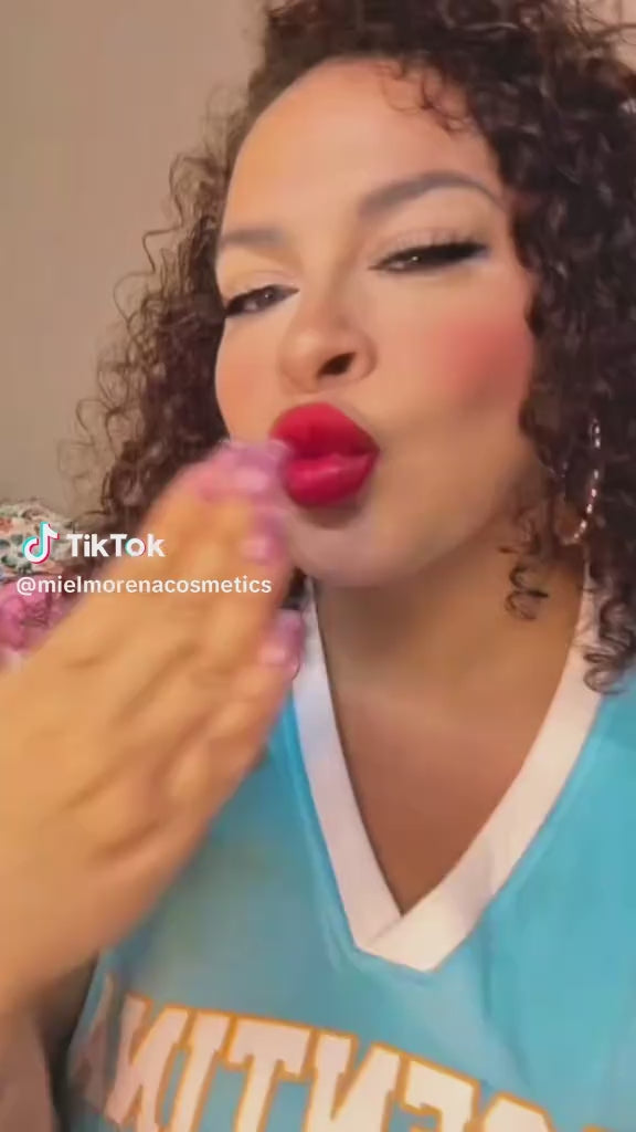 Beso de Granada Matte Lipstick or 123